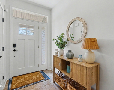 4b Inglewood Drive - Photo Thumbnail 3