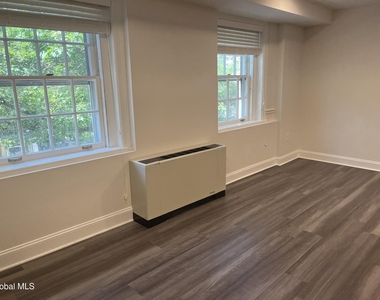 200 Broadway - Photo Thumbnail 3