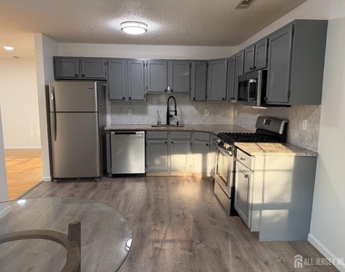63 Prestwick Way - Photo Thumbnail 3