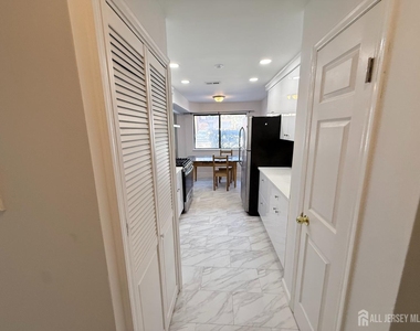 513 Edison Glen Terrace - Photo Thumbnail 3