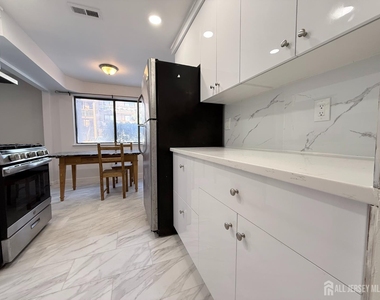 513 Edison Glen Terrace - Photo Thumbnail 6