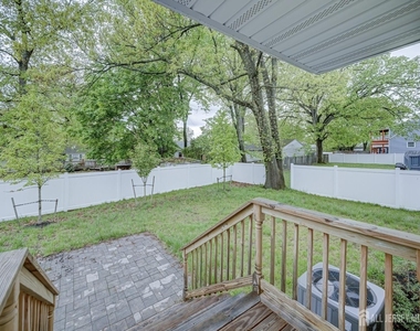 8 Travers Avenue - Photo Thumbnail 16