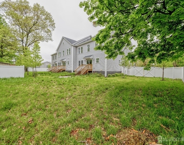 8 Travers Avenue - Photo Thumbnail 17