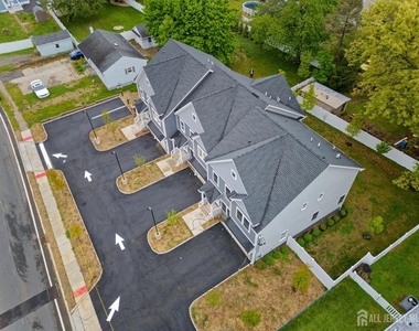 8 Travers Avenue - Photo Thumbnail 18