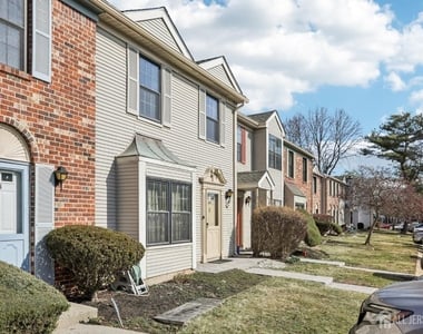 204 Hampshire Court - Photo Thumbnail 1