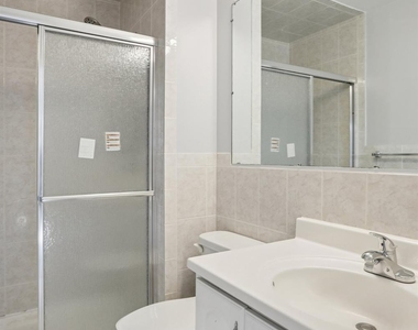204 Hampshire Court - Photo Thumbnail 17