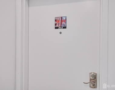 21 Station Place - Photo Thumbnail 39