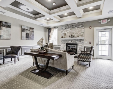 643 Strassle Way - Photo Thumbnail 19