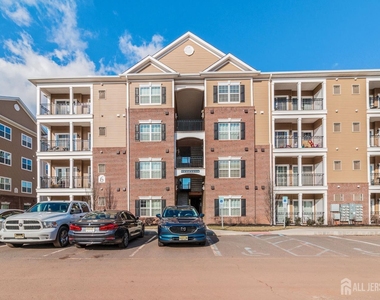 643 Strassle Way - Photo Thumbnail 2