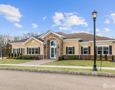 643 Strassle Way - Photo Thumbnail 1