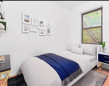 402 W 45th Street - Photo Thumbnail 4
