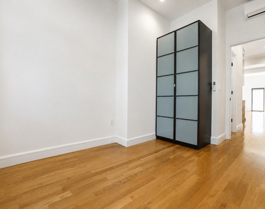 327 Manhattan Avenue - Photo Thumbnail 5