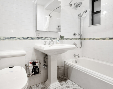 69 Pineapple Street - Photo Thumbnail 8