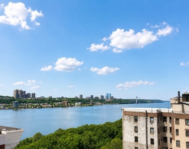 425 Riverside Drive - Photo Thumbnail 12
