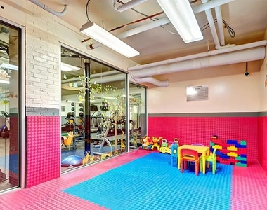 425 Riverside Drive - Photo Thumbnail 14
