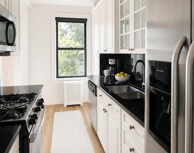 425 Riverside Drive - Photo Thumbnail 3