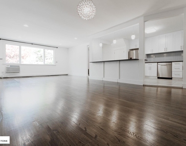 576 Henry Street - Photo Thumbnail 1