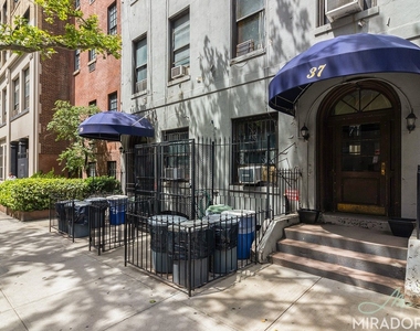 37 W 16th Street - Photo Thumbnail 2