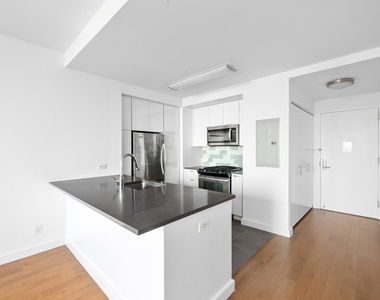 80 Dekalb Avenue - Photo Thumbnail 4