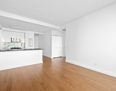 80 Dekalb Avenue - Photo Thumbnail 2