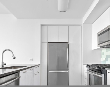 80 Dekalb Avenue - Photo Thumbnail 5
