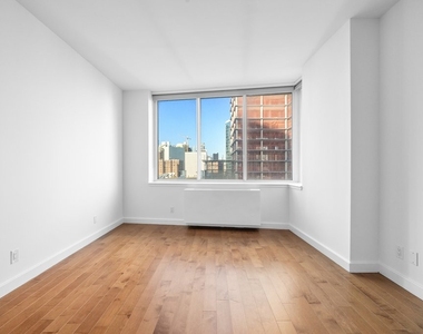 80 Dekalb Avenue - Photo Thumbnail 7
