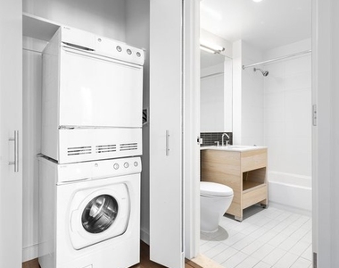 80 Dekalb Avenue - Photo Thumbnail 11