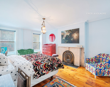 351 W 30th Street - Photo Thumbnail 9