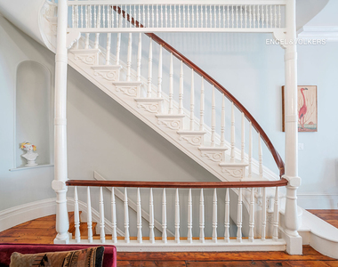 351 W 30th Street - Photo Thumbnail 5