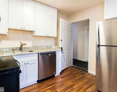 1700 Roberts Street - Photo Thumbnail 3