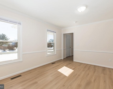 35 Fox Run Lane - Photo Thumbnail 20