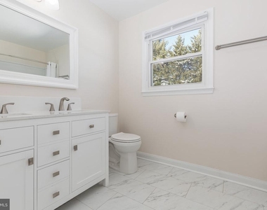 35 Fox Run Lane - Photo Thumbnail 31
