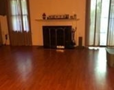 11712 Collingwood Court - Photo Thumbnail 4