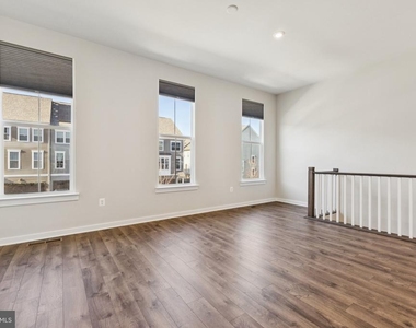 1697 Beech Leaf Street - Photo Thumbnail 9