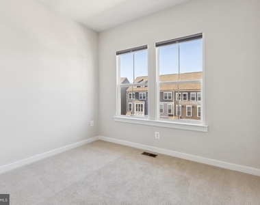 1697 Beech Leaf Street - Photo Thumbnail 14
