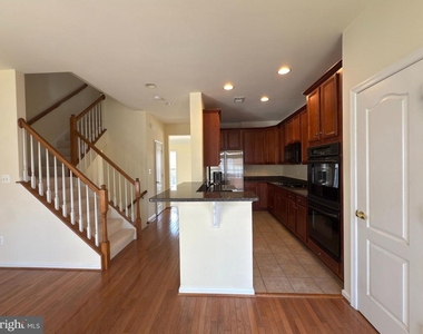 21929 Bayard Terrace - Photo Thumbnail 3