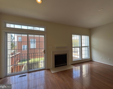 21929 Bayard Terrace - Photo Thumbnail 10