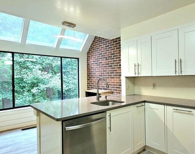 8729 Sheridan Farms Court - Photo Thumbnail 13