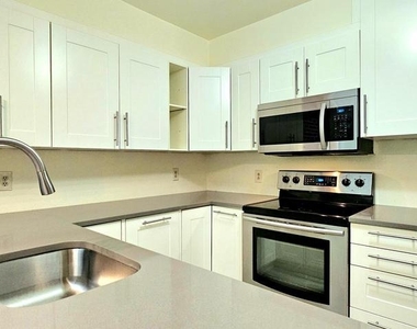 8729 Sheridan Farms Court - Photo Thumbnail 10