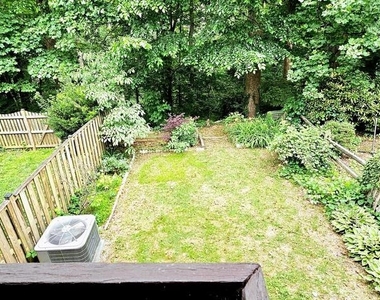 8729 Sheridan Farms Court - Photo Thumbnail 22
