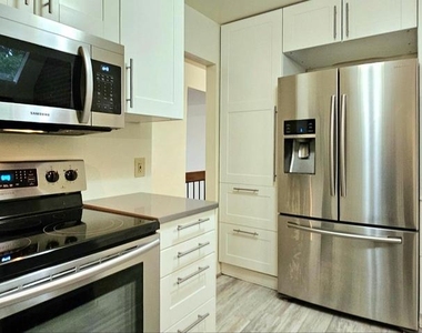8729 Sheridan Farms Court - Photo Thumbnail 12