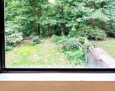 8729 Sheridan Farms Court - Photo Thumbnail 15