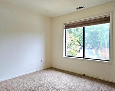8729 Sheridan Farms Court - Photo Thumbnail 31
