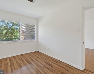 11260 Chestnut Grove Square - Photo Thumbnail 19