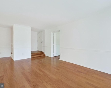 11260 Chestnut Grove Square - Photo Thumbnail 9