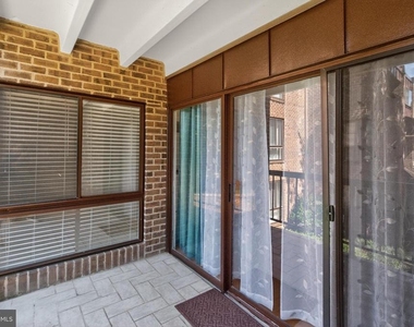 11260 Chestnut Grove Square - Photo Thumbnail 16