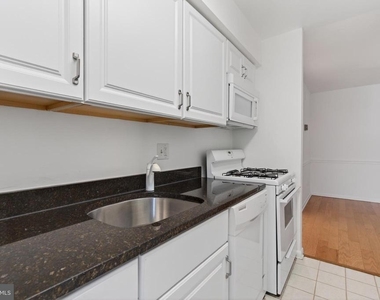 11260 Chestnut Grove Square - Photo Thumbnail 5