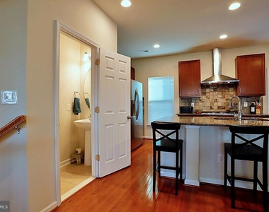 9612 Stockwell Lane - Photo Thumbnail 8