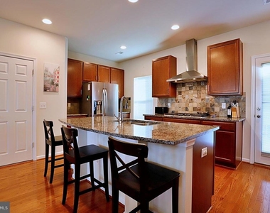 9612 Stockwell Lane - Photo Thumbnail 4