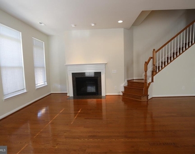 9612 Stockwell Lane - Photo Thumbnail 23